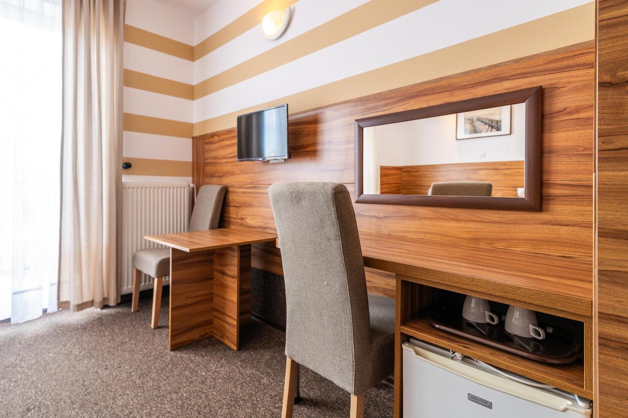 Max Apartamenty - Pokoje - Domki - Restauracja - Basen Mielno  Ngoại thất bức ảnh