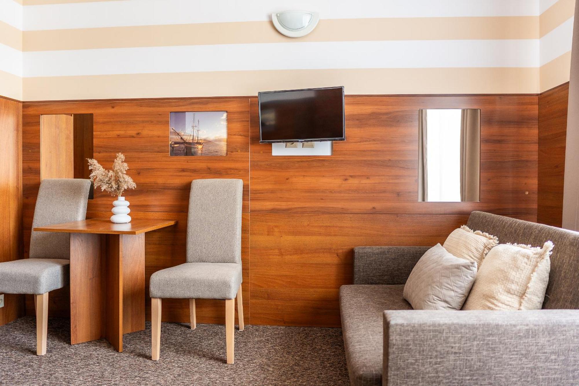Max Apartamenty - Pokoje - Domki - Restauracja - Basen Mielno  Ngoại thất bức ảnh