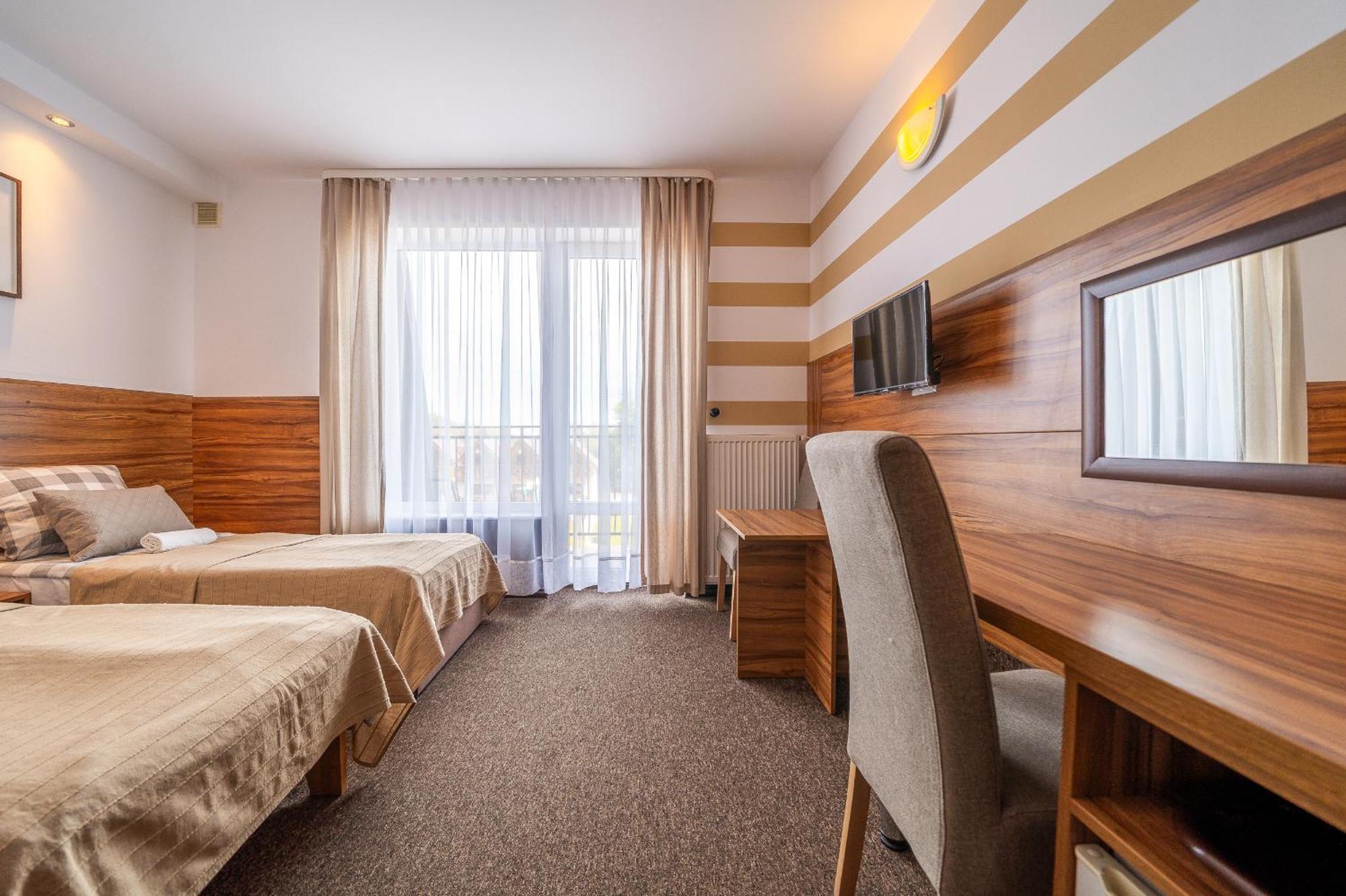 Max Apartamenty - Pokoje - Domki - Restauracja - Basen Mielno  Ngoại thất bức ảnh